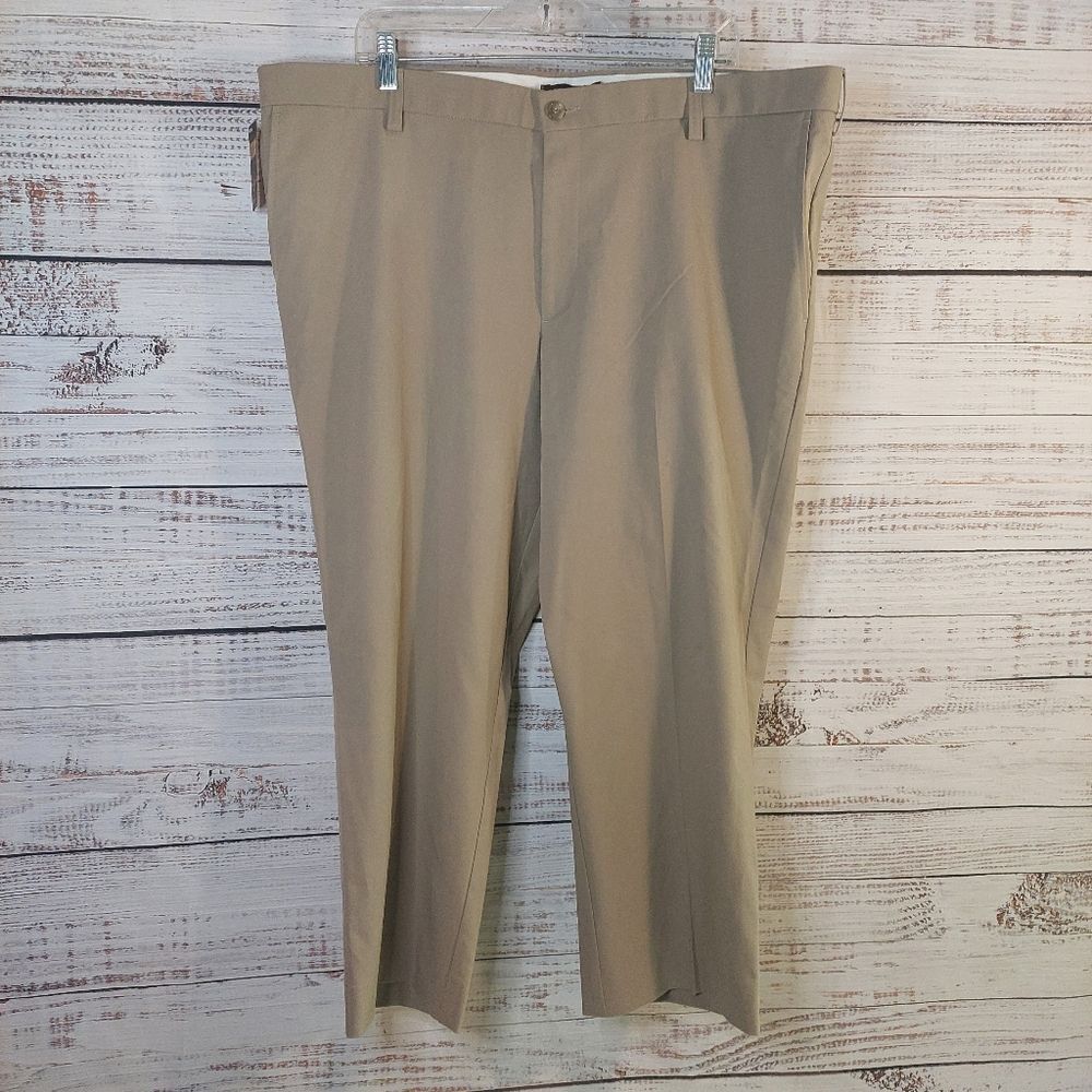 Mens Dockers Pro Style Khaki Flat Front D2 Straight Pants Size 42x30 NWT